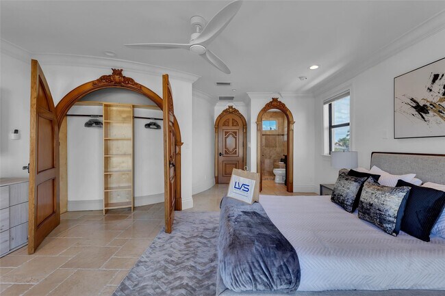 Building Photo - 1011 Rhodes Villa Ave