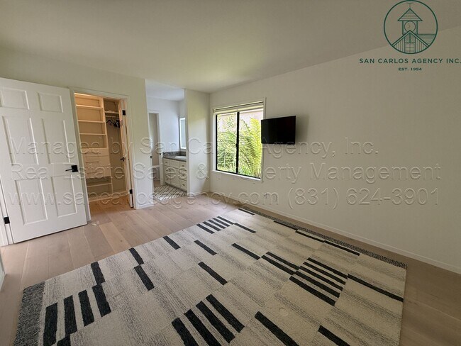 Building Photo - Newly Remodeled Spacious Three Bedroom Quail Lodge Home