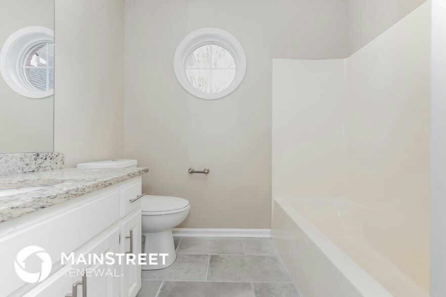 Building Photo - 1005 Maria Dr