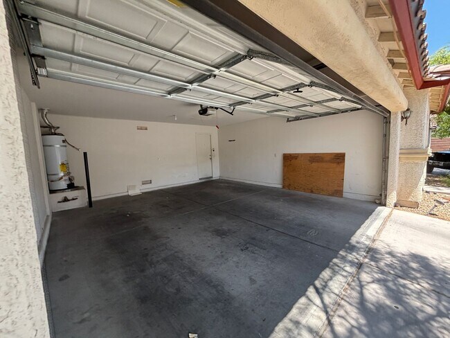 Building Photo - Charming 3-Bedroom Home with Modern Comfor...