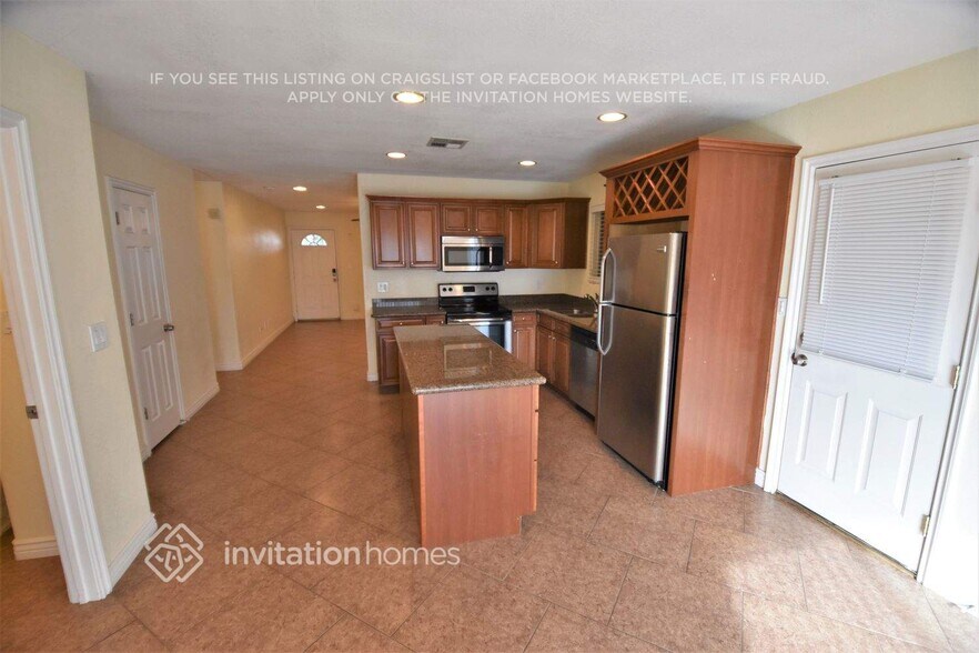 Building Photo - 3725 W Butler Dr