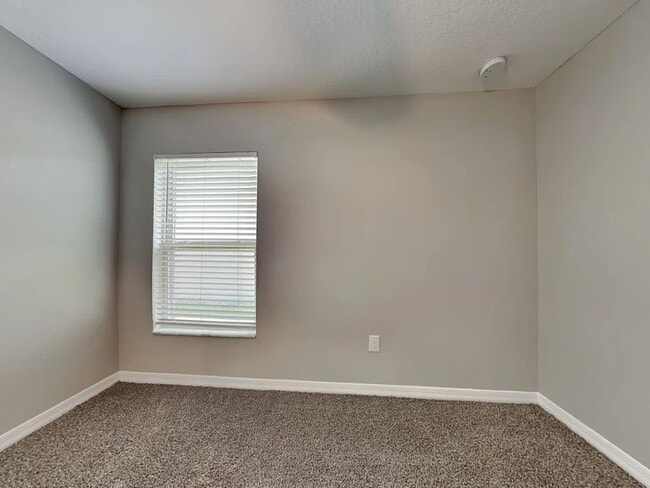 Building Photo - 1615 Blue Rose Dr