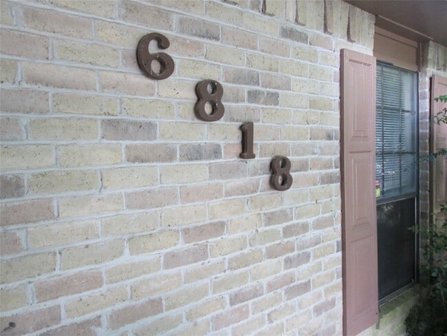 Building Photo - 6818 Glenstein Dr