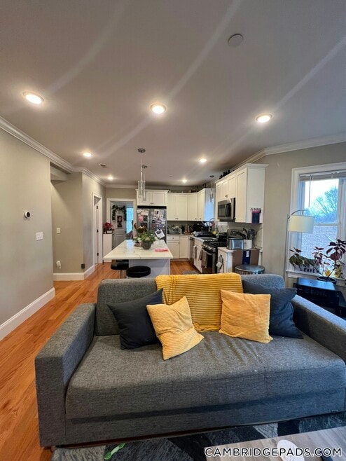 Building Photo - 116-118 Holland St