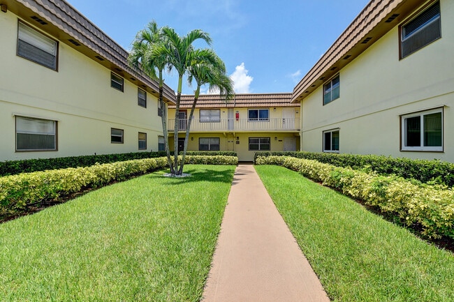 Building Photo - 123 Saxony Ln