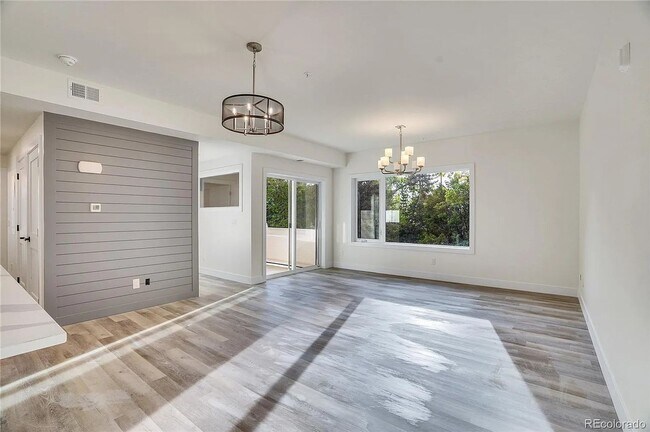 Building Photo - Luxury 2Bd/2Ba Corner Condo in Louisville