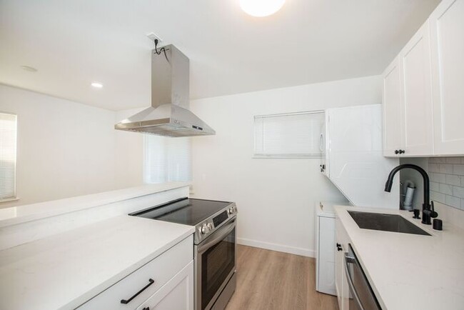 Building Photo - Mesa Verde | Recently Remodled 2 Bedroom A...