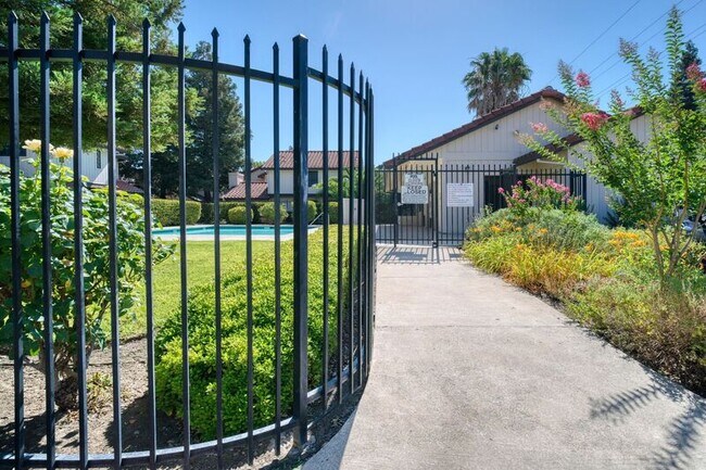 Building Photo - 6726 Calvine Rd