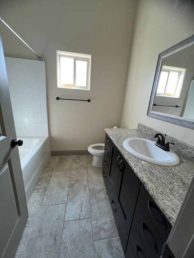 Building Photo - Beautiful Custom Home!
