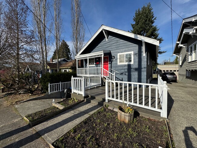 Building Photo - Ramesh House | Spacious 3x2 Available Now! | Rare Green Lake Home w/ Garage, Storage and Private ...