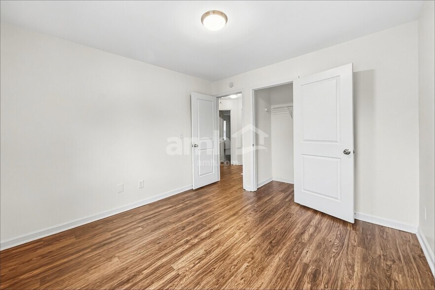 Building Photo - 413 Village Way