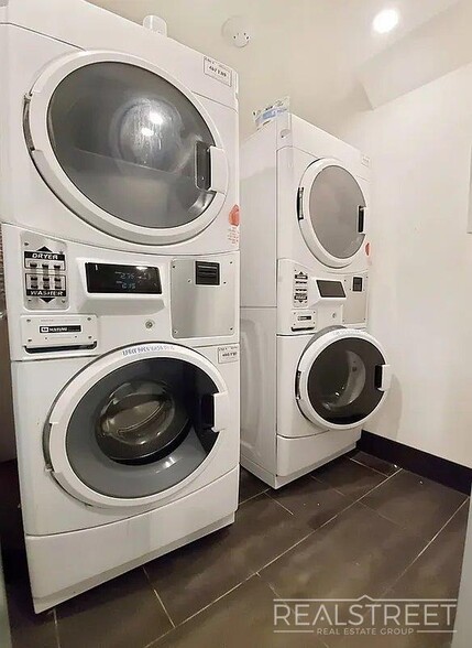 Building Photo - Bedford Avenue