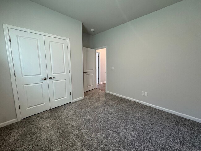 Building Photo - Spacious 1.5-Story 4BR Home with Bonus Room in Active 55+ Community