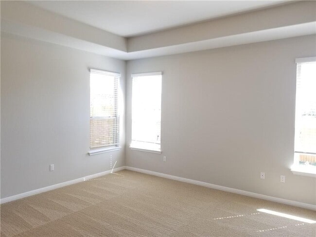 Building Photo - 1024 Peregrine Way
