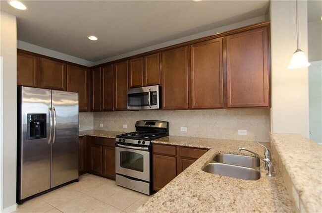 Building Photo - 3101 Davis Ln