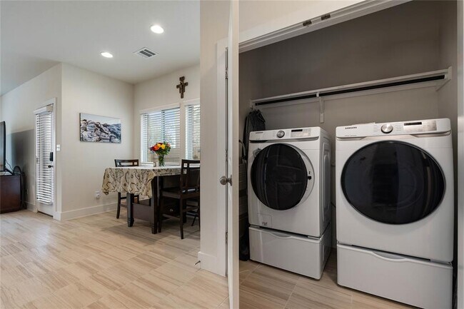 Building Photo - 603 White Steppe Way