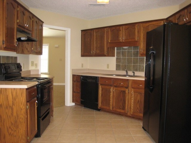 Building Photo - 1383 River Ridge Dr