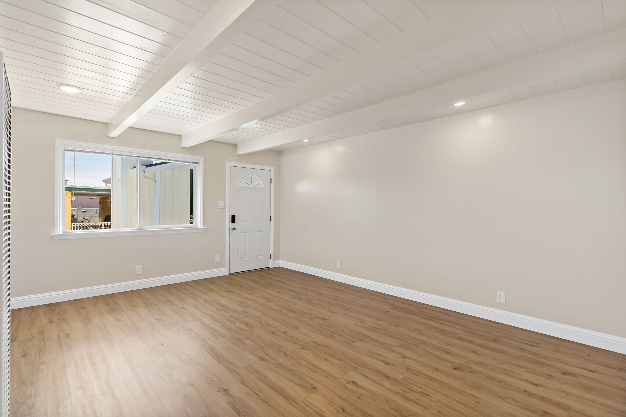 Building Photo - 1970 Powell St