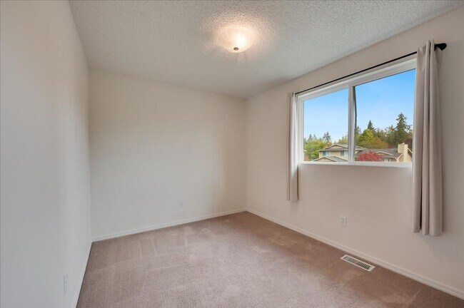 Building Photo - 3bd/2ba Bothell Home