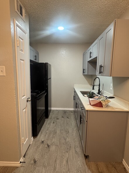 Building Photo - Parkridge