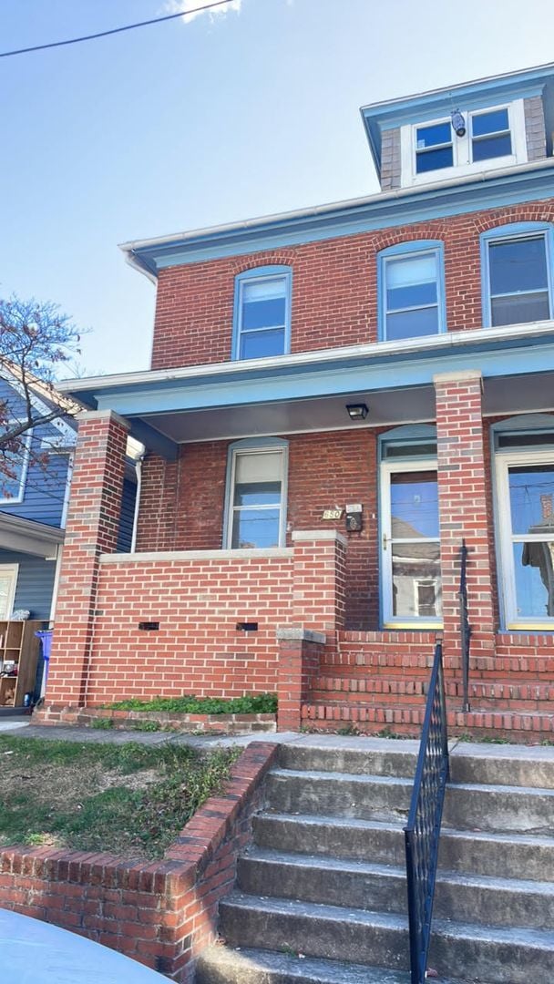 Building Photo - 650 N Mulberry St