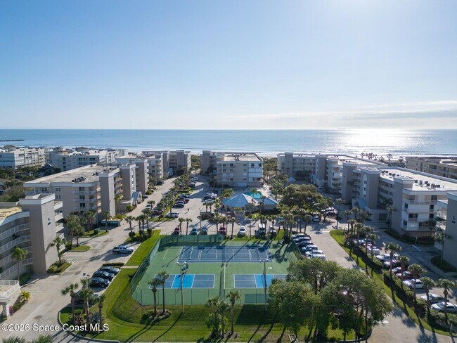 Building Photo - 601 Shorewood Dr