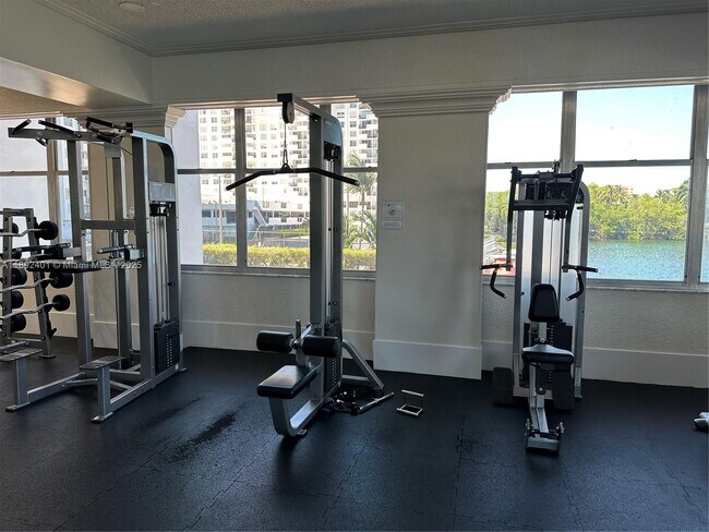 Building Photo - 18021 Biscayne Blvd
