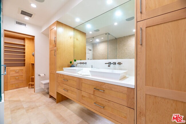 Building Photo - 11950 S Beach Club Way