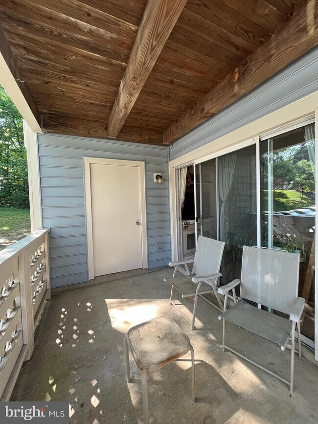 Building Photo - 7801 Willow Point Dr