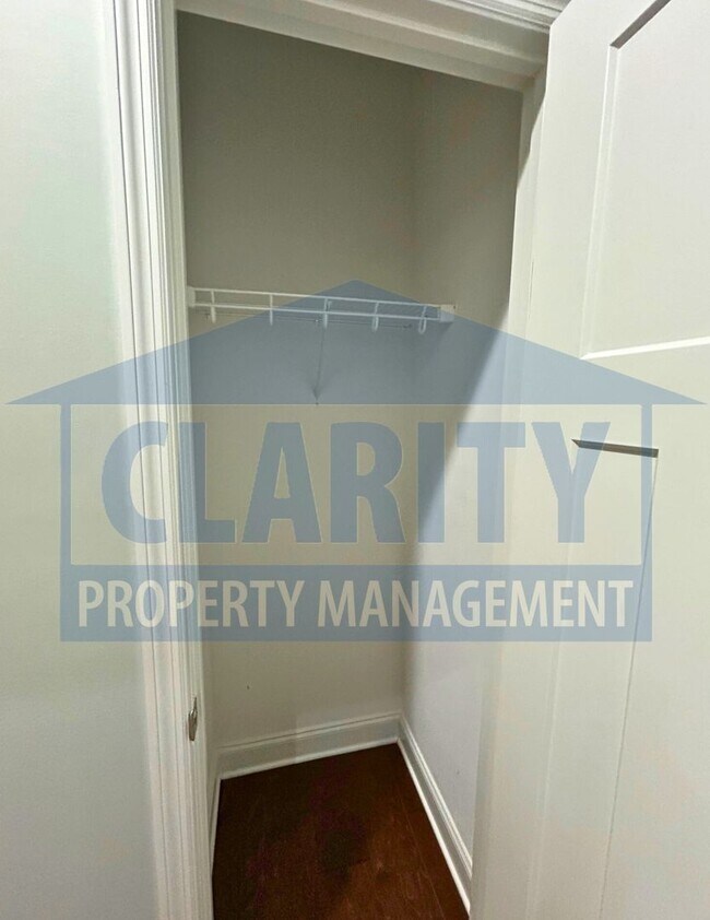 Building Photo - Single-level two bedroom townhome!