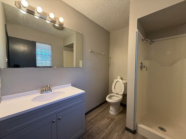 Building Photo - 1318 25th St