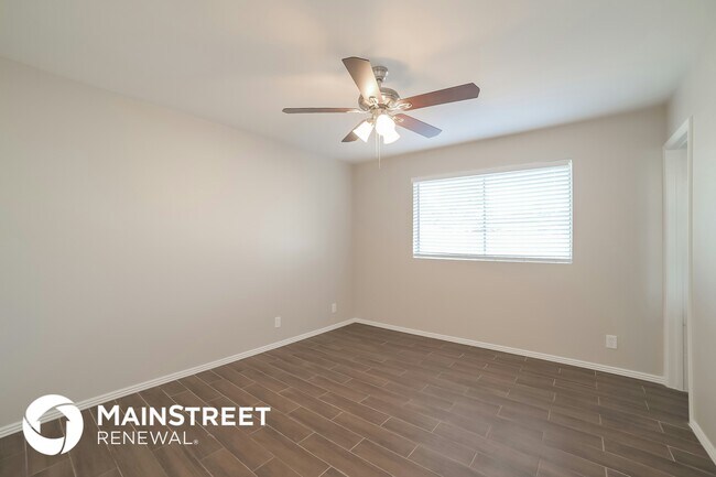 Building Photo - 7215 N 37th Ave