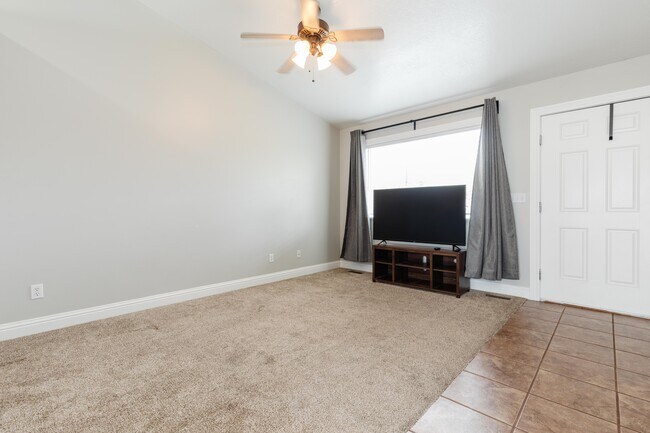 Building Photo - 237 E 270 N