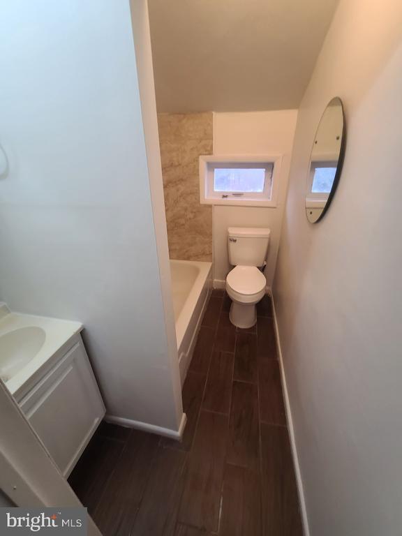 Building Photo - 403 Pennington Ave