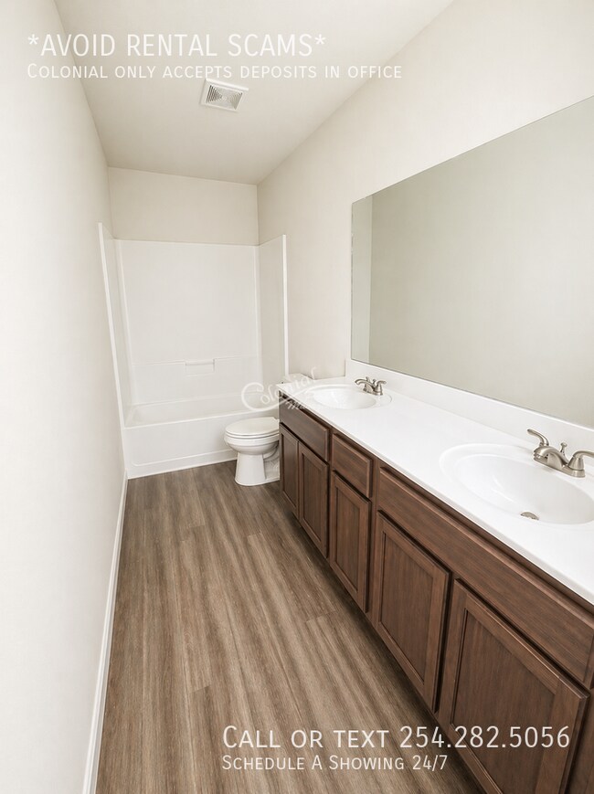Building Photo - 3204 Stonewall Dr