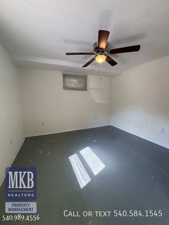 Building Photo - 4706 Casper Dr NE