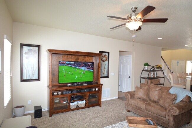 Building Photo - Beautiful 2-story home in D-49 available to move in on 05/01/2026! The owner allows 1 dog up to 7...