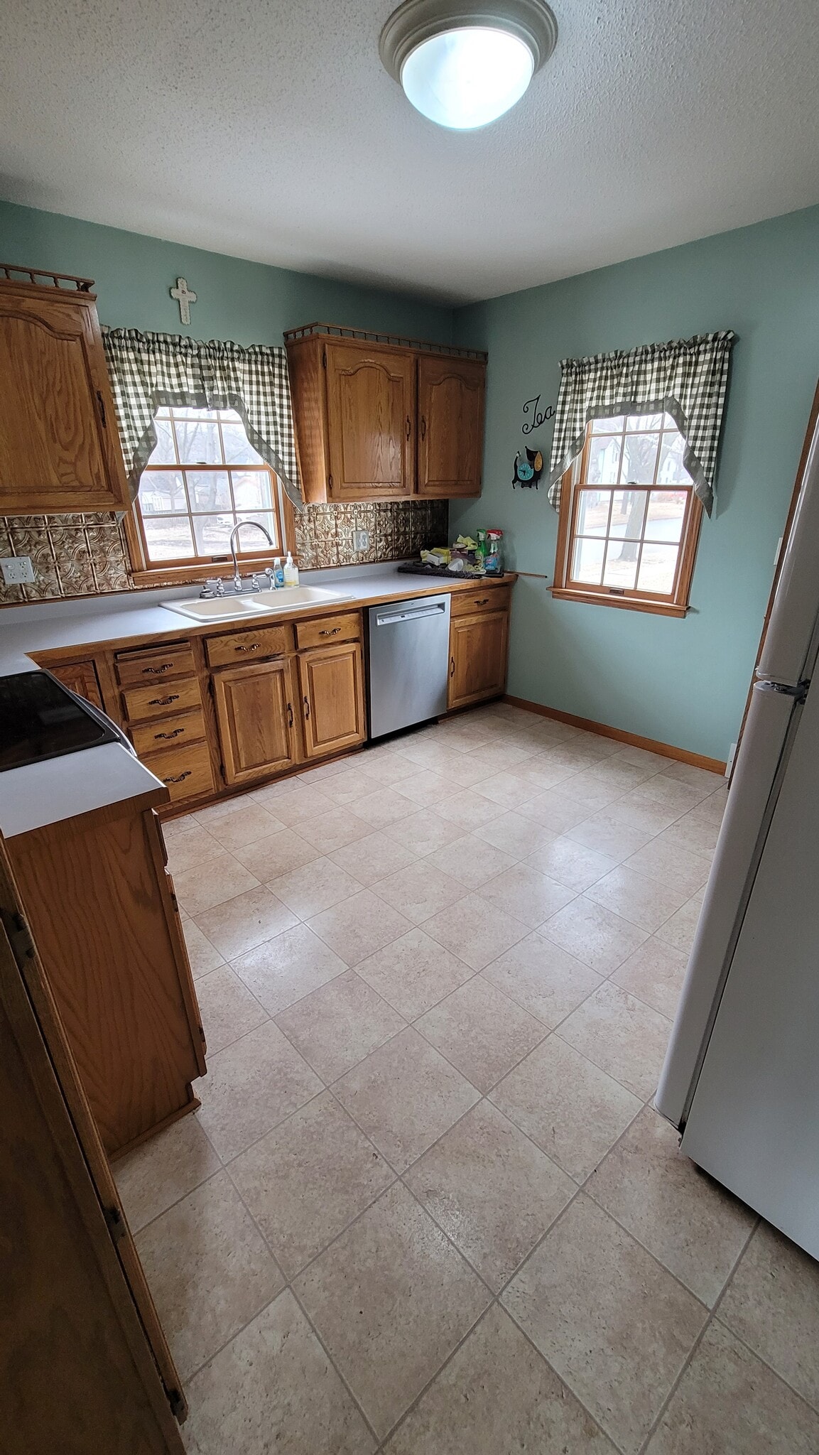 Building Photo - 326 N 3rd St