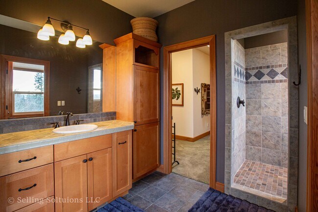 Building Photo - 5010 SE 362nd Ave