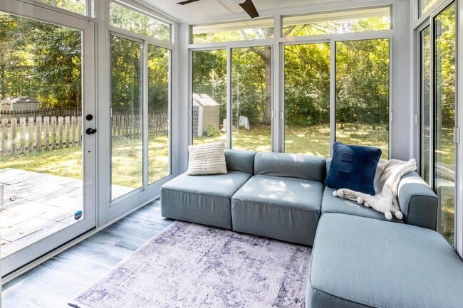 Building Photo - 2037 Sutter Pkwy