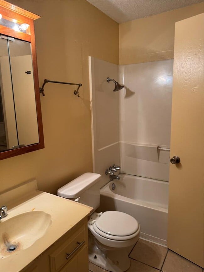 Building Photo - 1748 Timberwood Dr
