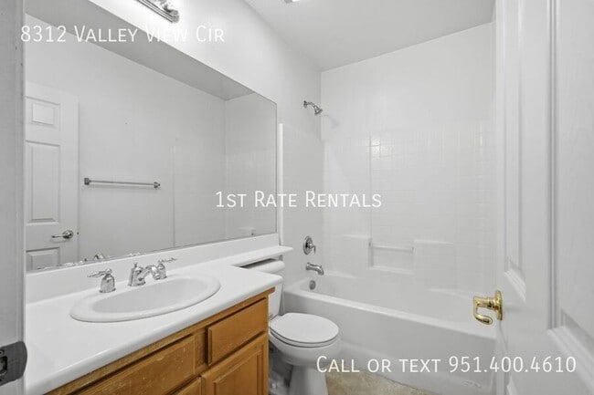 Building Photo - 8312 Valley View Cir
