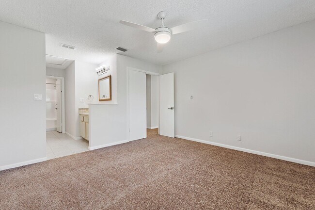 Building Photo - 6531 Chasewood Dr