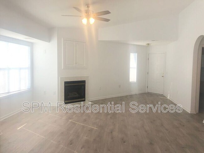 Building Photo - 4122 Breezewood Dr