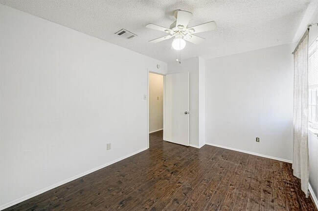 Building Photo - 1608 Morning Quail Dr