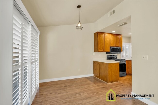Building Photo - Beautifully Remodeled 3-Bedroom Home for Rent