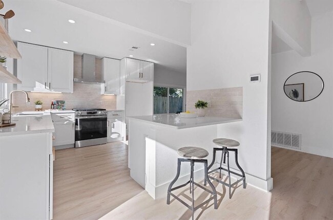 Building Photo - 5506 Salem Walk Dr