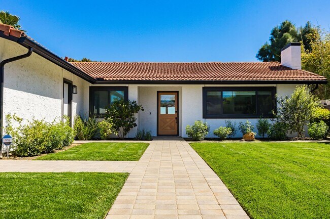 Building Photo - 7776 Madrilena Way