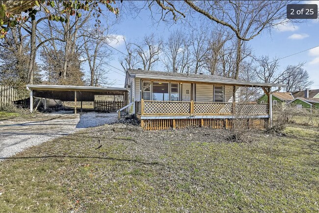 Building Photo - 3-Bedroom Home + Bonus Room in SE Springfield