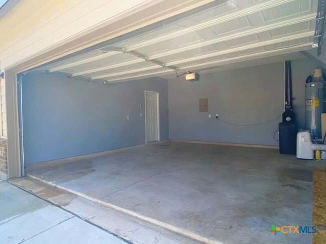 Building Photo - 339 Mistflower